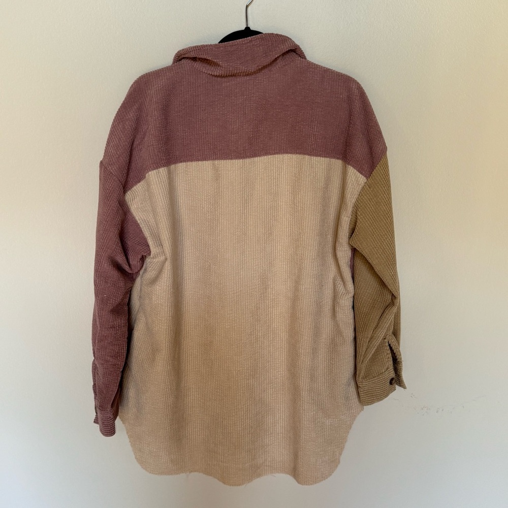 Colorblock Button-Up Shirt - Picture 3 of 4